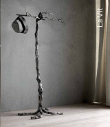 La vit, Kleiderstnder als Skulptur in Aluminium, Unikat